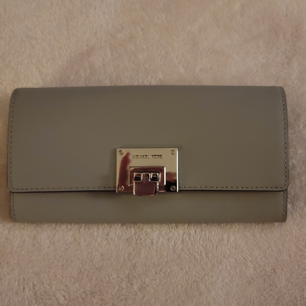 Michael Kors Large Gray Accordion "Tina" wallet